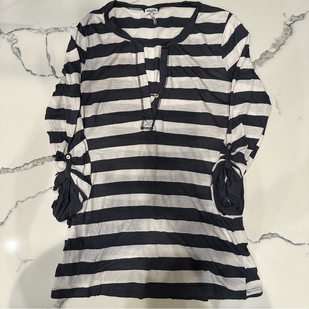 Splendid dark grey & white one-button Henley 3/4 sleeve Sz M